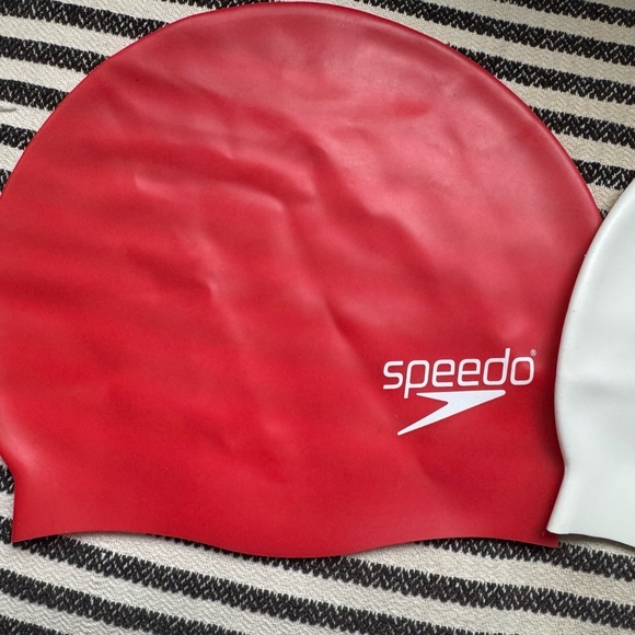 SPEEDO Elastomeric Solid White & Red Swim Cap One Size Unisex youth 6-14 No Snag - Picture 3 of 4